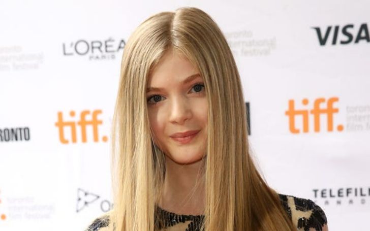 Elena Kampouris' Net Worth and Earnings in 2021